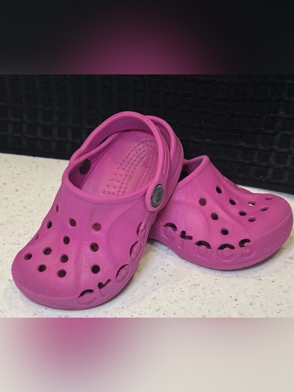 Crocs Unisex Kids Electric Pink Durable Croslite Baya Clog Size C 6/7
